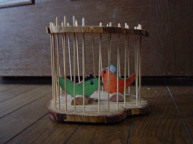 �������E��