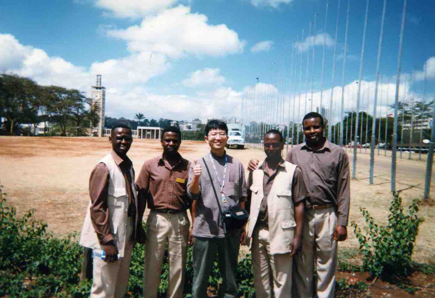 �i�C���r�E�{�[�C�Y